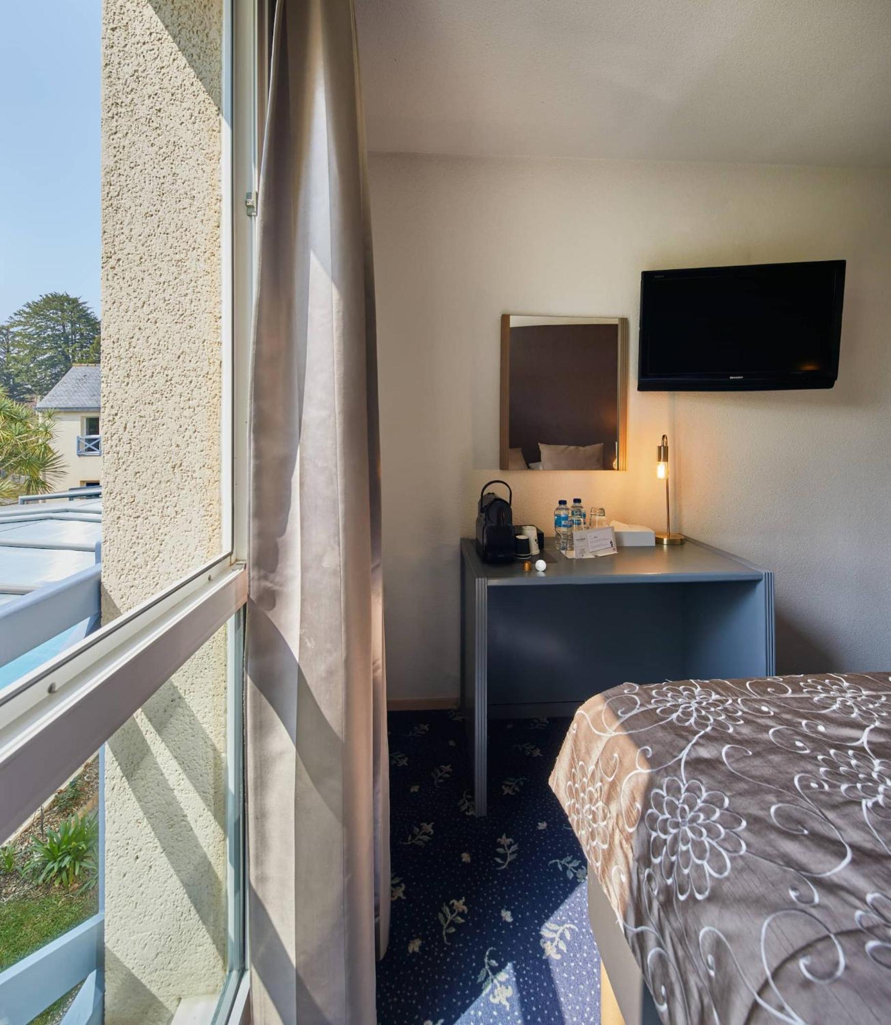 Hotel Aigue Marine Трегье Экстерьер фото