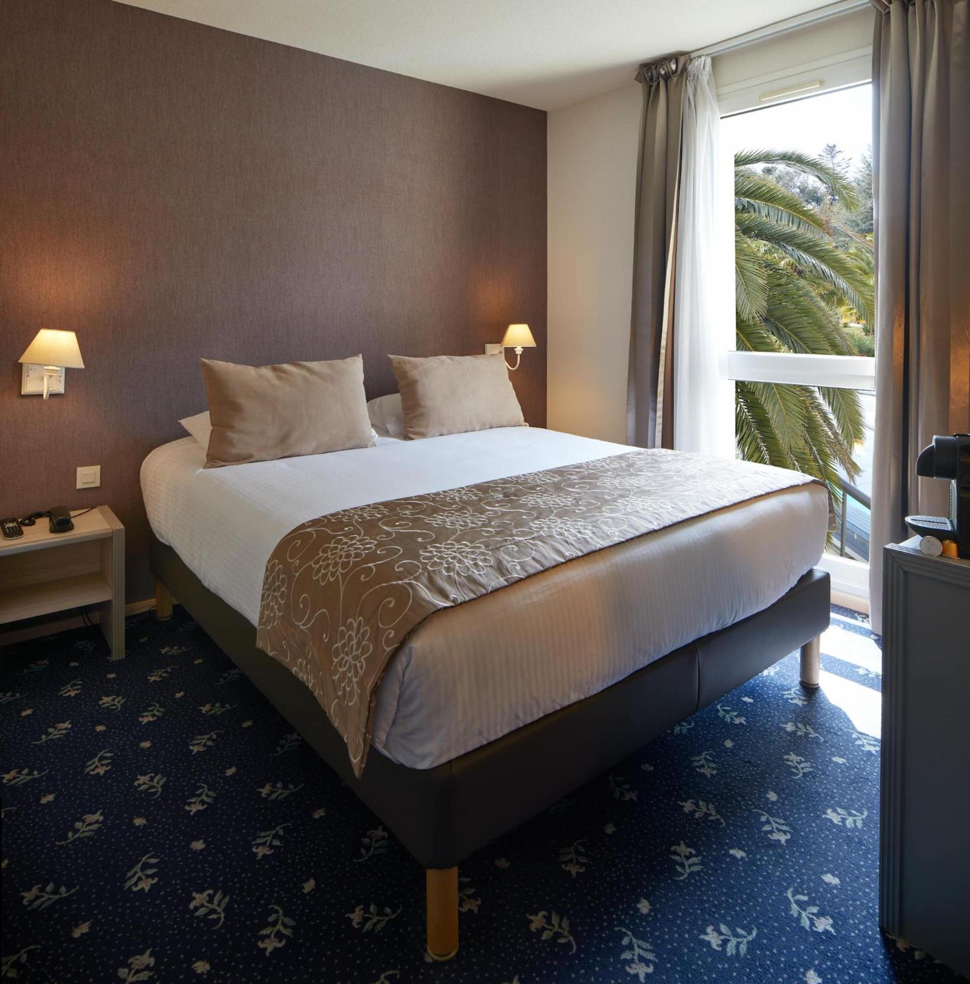 Hotel Aigue Marine Трегье Экстерьер фото