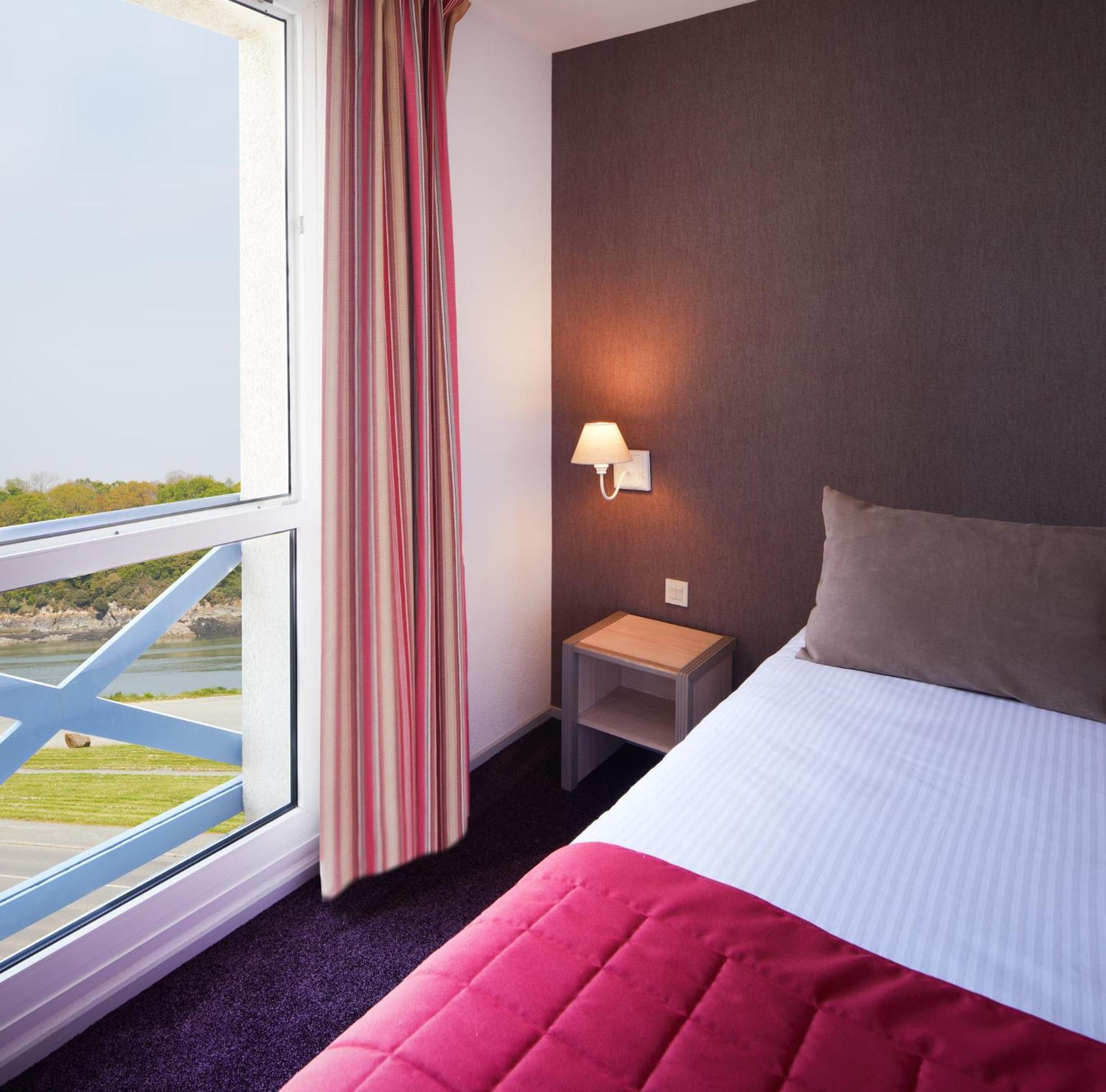 Hotel Aigue Marine Трегье Экстерьер фото