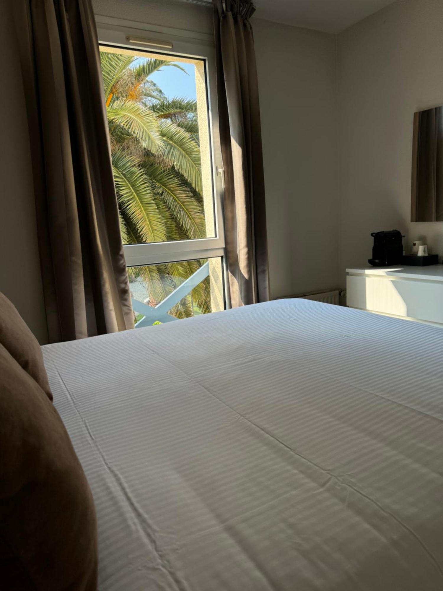 Hotel Aigue Marine Трегье Экстерьер фото