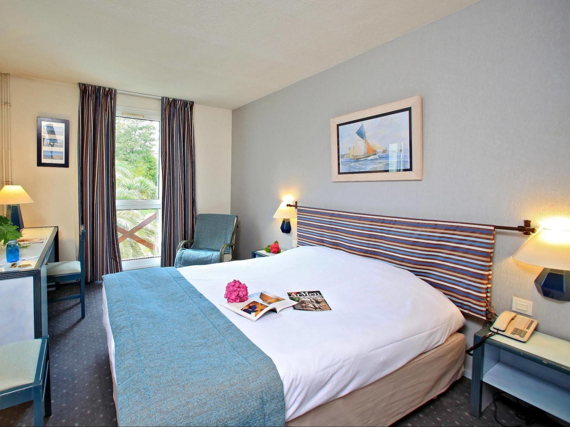 Hotel Aigue Marine Трегье Экстерьер фото